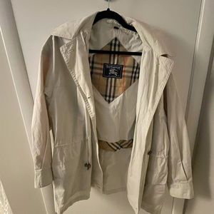 BURBERRY RAIN COAT- detachable hood